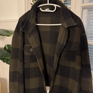 Karierte Wolljacke