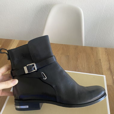 Dr.Martens