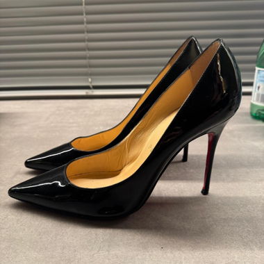 Christian Louboutin pumps in vernice nera 39.5