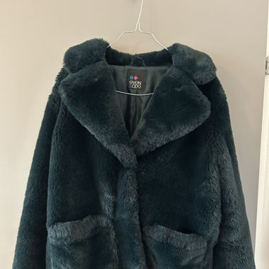 Manteau à fausse fourrure vert pétrole 