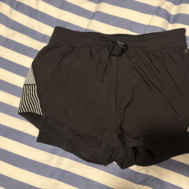 Black sports shorts with undershort 