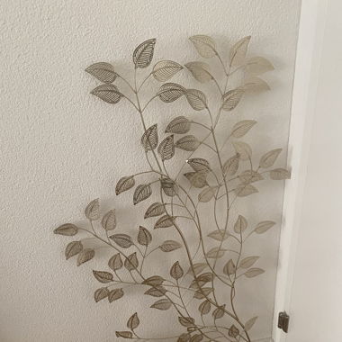 Wanddekoration goldene Blätter