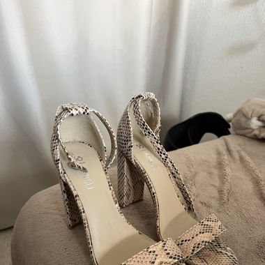 Chaussures à talon bloc