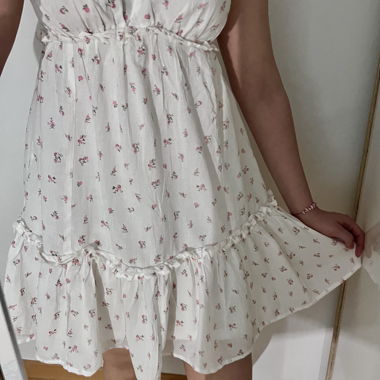H&M Divided - Abito corto bianco con piccoli fiori
