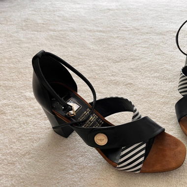 Stylish Sandals Miguel Vieira