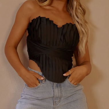 No straps crop top