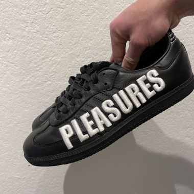 Adidas X PLEASURES Sneaker Schwarz
