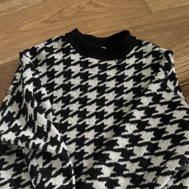 Gemusterter Pulli
