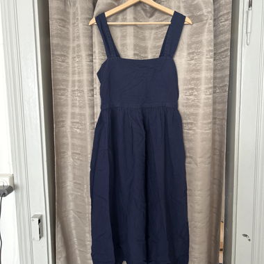 UNIQLO Abito midi blu scuro con tasche