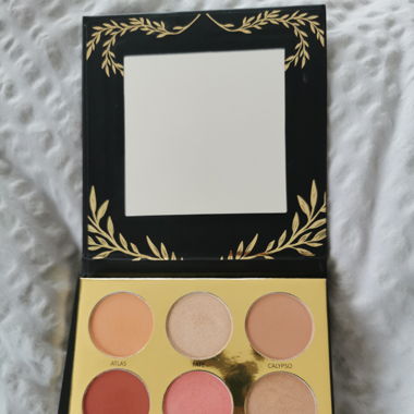 Athena Lidschattenpalette von Laritzy cosmetics 