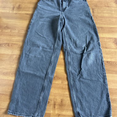 Grey/Black Wide-Leg Jeans with Raw Hem