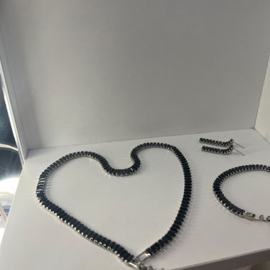 ensemble de bijoux  / noir,rouge