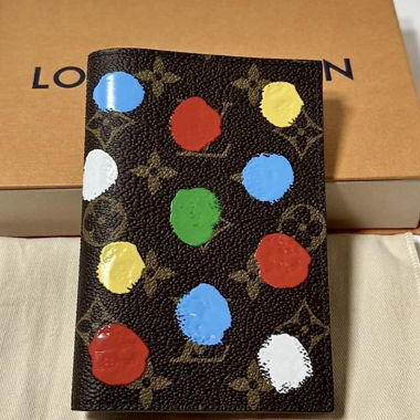 Louis Vuitton Passport Cover x YKUSAMA (NEW!)