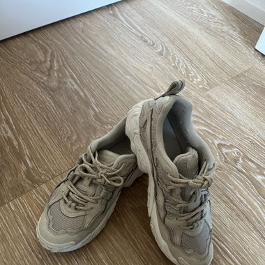 Asics Sneakers