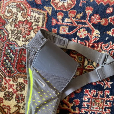 Nike jogging belt, waterbottle