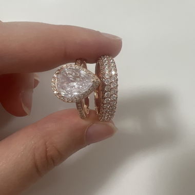 Anelli in oro rosa pavé