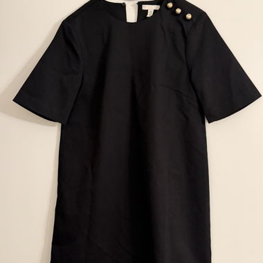 Robe noire avec boutons dorés (taillle XS)