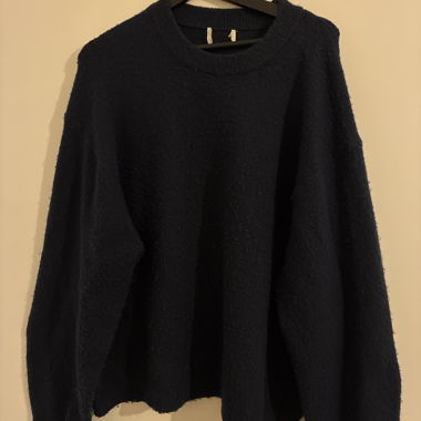 Dunkelblauer Strickpullover