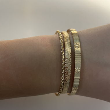 Goldene Armreifen