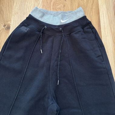 Jogging Nike taille S 
