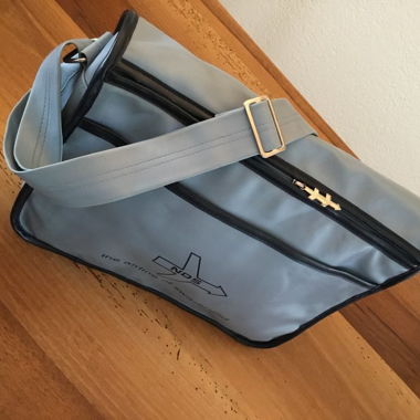Vintage NDS Flug Umhänge Tasche / Swiss Design 