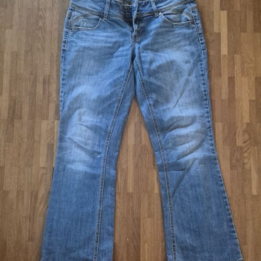 Bootcut-Jeans aus blauem Denim (ohne Marke)