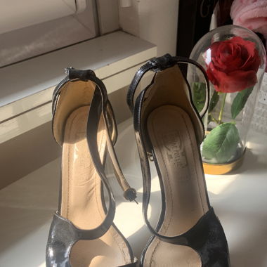 Tacchi neri divine follie