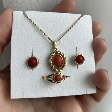 585 Gold mit echte Korallen Schmücken