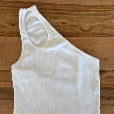 White asymmetric top