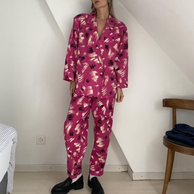 Costume vintage rose vif