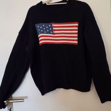 Pull noir avec drapeau des États-Unis
