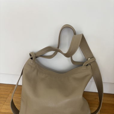 Stylische Ledertasche Made in Italy beige geräumig