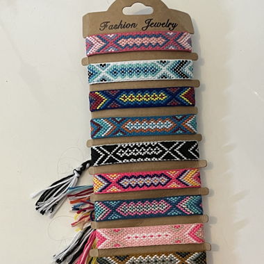 Bracelets bunt geknöpft 