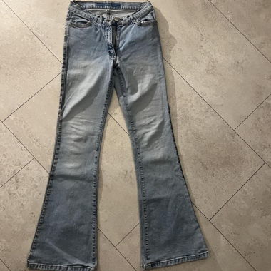 Jeans a zampa con patchwork