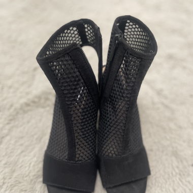 Schwarze heels