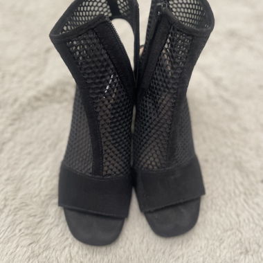 Schwarze heels
