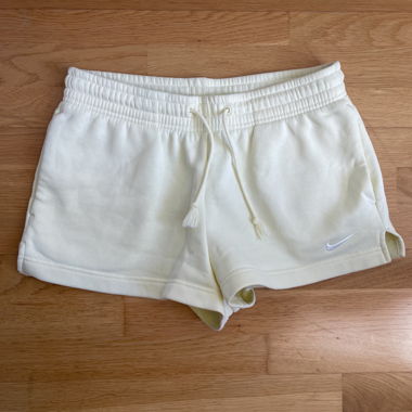 Pantaloncini Nike gialli