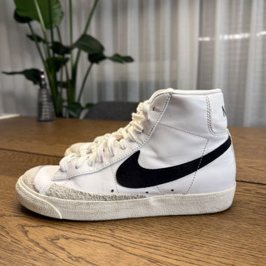 Nike Blazer Sneakers