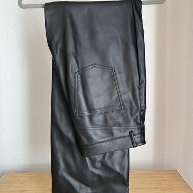 Pantaloni in ecopelle