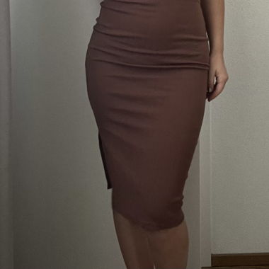 Robe brune à bretelles