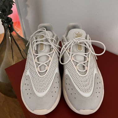 ADIDAS OZELIA 45 1/3