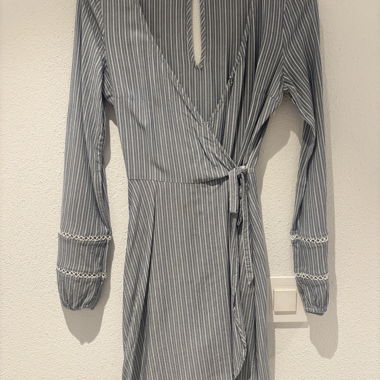 Wrap-around dress by Hollister