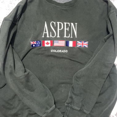 Green sweatshirt with print