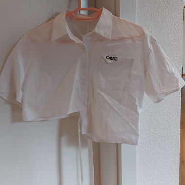 Shirt with special cut
