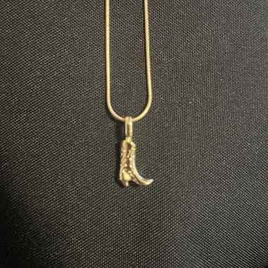 Collier doré avec pendentif botte