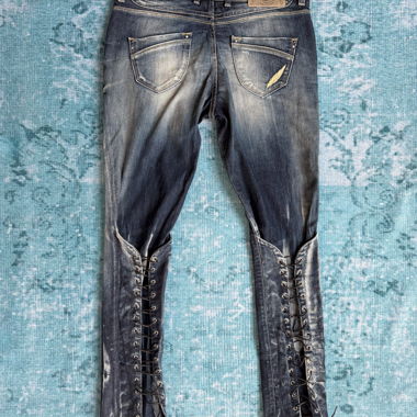 Jeans in denim con allacciatura