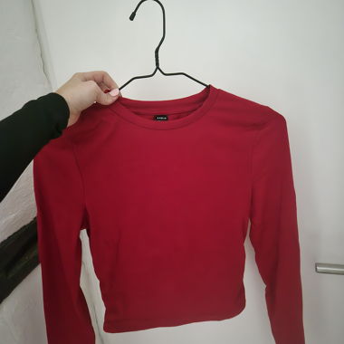 Haut rouge manches longues