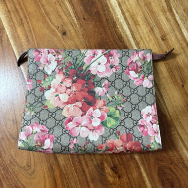 Schöne Gucci Pochette zu verkaufen mit Beleg