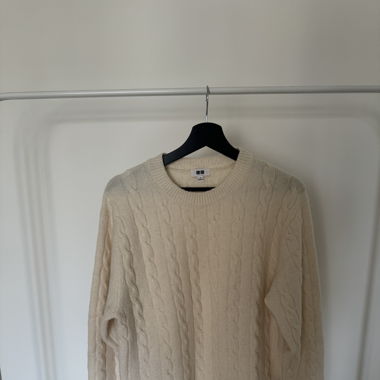 UNIQLO sweater