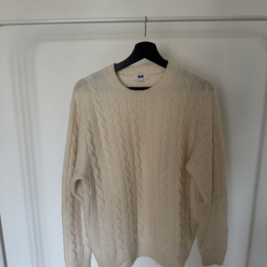 UNIQLO sweater